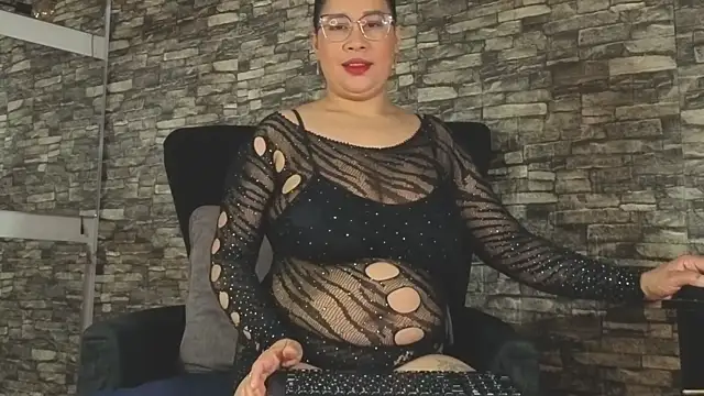 alondrabigtits online show from November 14, 11:53 am