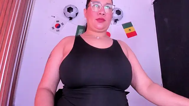 Snapshot of alondrabigtits chatting on June 27, 12:22 pm alondrabigtits online show from June 27, 12:22 pm