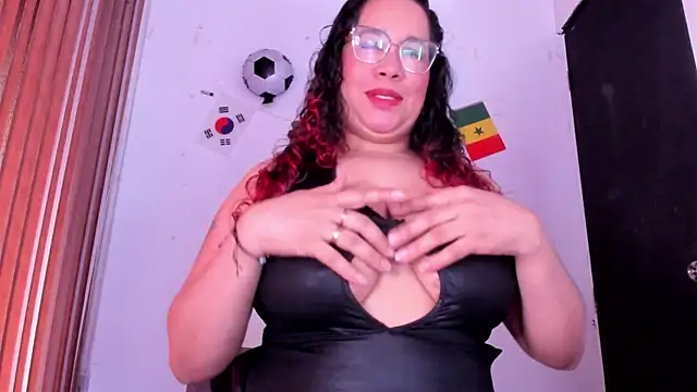 Snapshot of alondrabigtits chatting on July 3, 12:11 pm alondrabigtits online show from July 3, 12:11 pm
