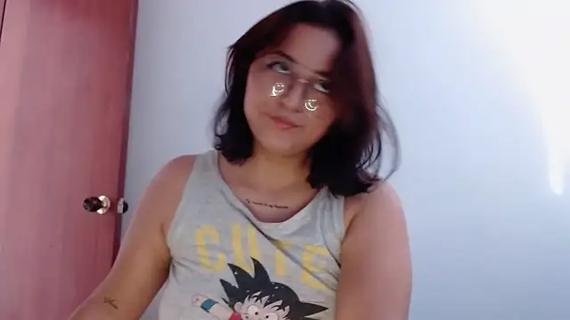 Snapshot of Aria_smith01 chatting on September 10, 1:11 pm Aria smith01 online show from September 10, 1:11 pm