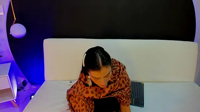 Ada Monroe10 online show from February 11, 1:49 pm