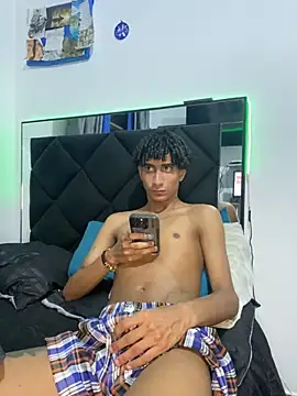 derreck models online show from March 17, 3:44 am