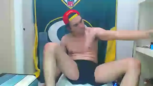 Snapshot of Apeezy14 chatting on November 13, 6:56 am Apeezy14 online show from November 13, 6:56 am