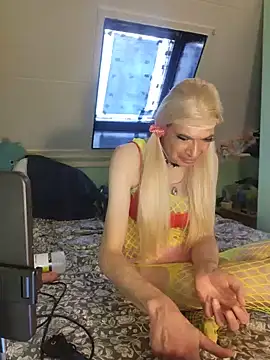 Snapshot of Doggyray44 chatting on May 10, 10:20 am Doggyray44 online show from May 10, 10:20 am