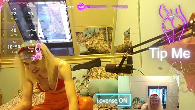 Snapshot of Doggyray44 chatting on May 23, 5:50 pm Doggyray44 online show from May 23, 5:50 pm