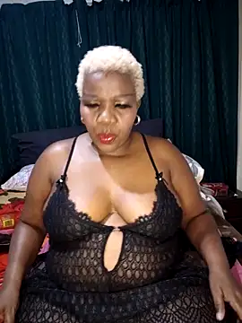 Snapshot of dirasweetlipsxx chatting on June 13, 4:27 pm dirasweetlipsxx online show from June 13, 4:27 pm