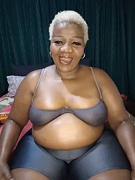 Snapshot of dirasweetlipsxx chatting on July 13, 7:16 pm dirasweetlipsxx online show from July 13, 7:16 pm