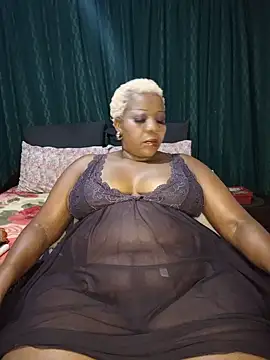 Snapshot of dirasweetlipsxx chatting on July 22, 7:27 pm dirasweetlipsxx online show from July 22, 7:27 pm