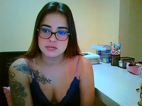 maliamiller online show from March 3, 10:10 am