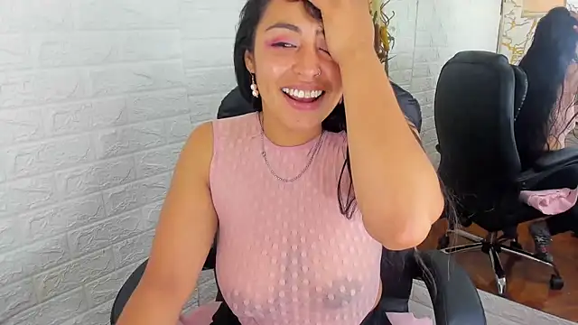 Snapshot of Aisha_09 chatting on December 27, 7:24 pm Aisha 09 online show from December 27, 7:24 pm