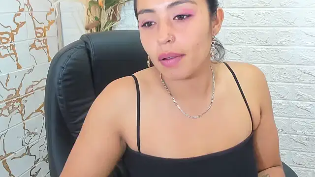 Snapshot of Aisha_09 chatting on January 3, 2:51 pm Aisha 09 online show from January 3, 2:51 pm