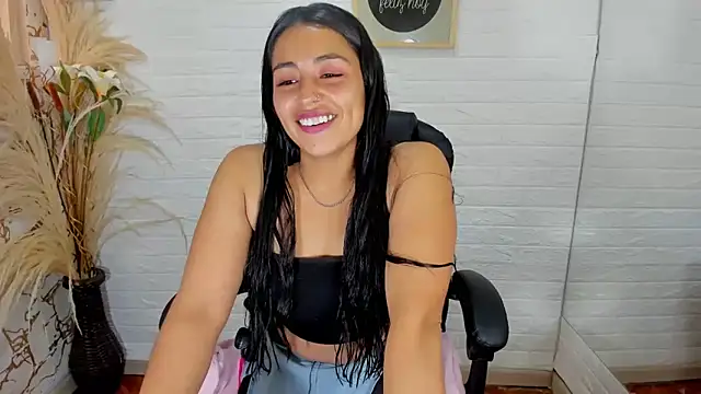 Snapshot of Aisha_09 chatting on February 4, 6:49 pm Aisha 09 online show from February 4, 6:49 pm