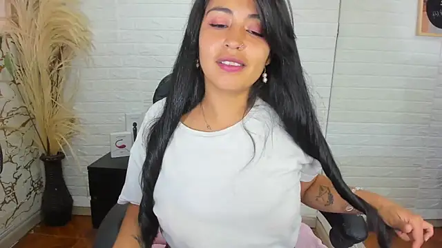 Snapshot of Aisha_09 chatting on February 13, 6:38 pm Aisha 09 online show from February 13, 6:38 pm