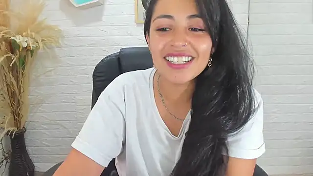 Snapshot of Aisha_09 chatting on February 23, 8:22 pm Aisha 09 online show from February 23, 8:22 pm