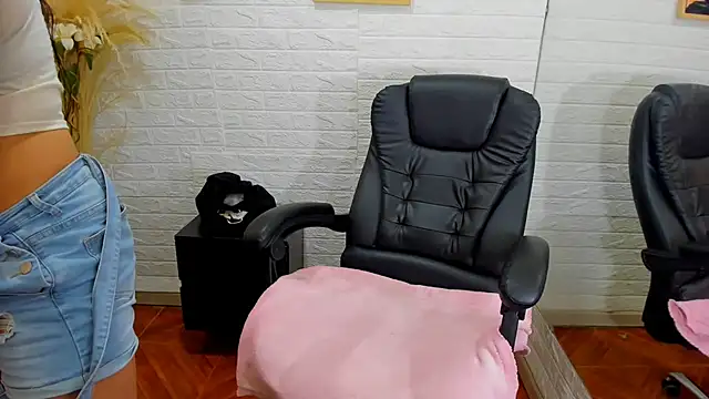 Snapshot of Aisha_09 chatting on March 14, 3:14 pm Aisha 09 online show from March 14, 3:14 pm