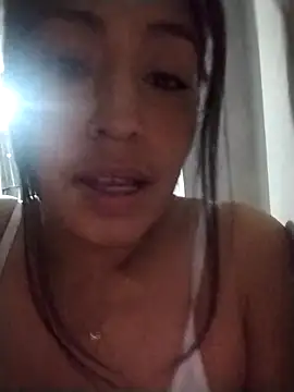 Snapshot of Aisha_09 chatting on April 28, 11:32 pm Aisha 09 online show from April 28, 11:32 pm
