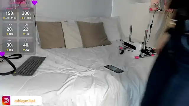  ashleymiller online show from March 5, 7:06 pm