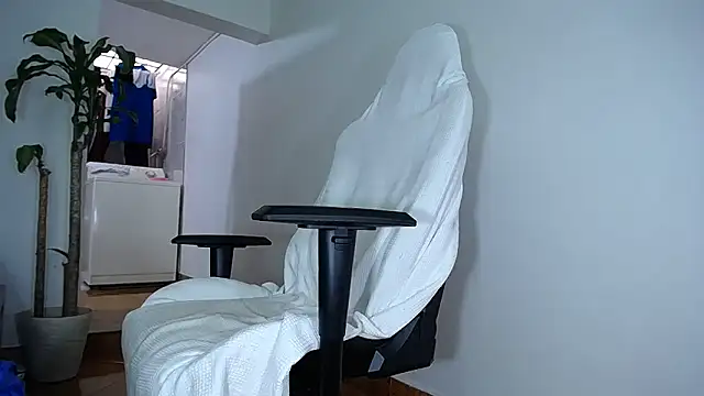 Snapshot of diamond_black00 chatting on February 8, 5:29 pm diamond black00 online show from February 8, 5:29 pm