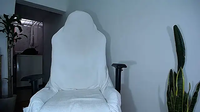 Snapshot of diamond_black00 chatting on February 25, 10:18 pm diamond black00 online show from February 25, 10:18 pm