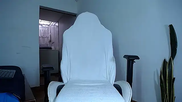 Snapshot of diamond_black00 chatting on November 22, 8:30 pm diamond black00 online show from November 22, 8:30 pm