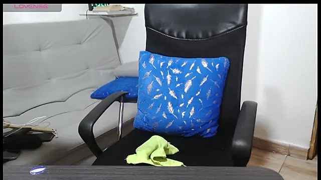 latinmartin73 online show from March 10, 12:26 am