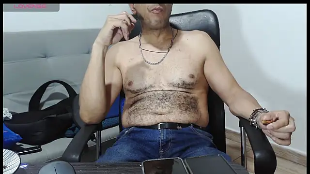 latinmartin73 online show from March 13, 12:06 am