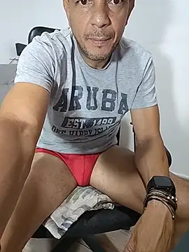 Snapshot of latinmartin73 chatting on June 7, 3:10 am latinmartin73 online show from June 7, 3:10 am