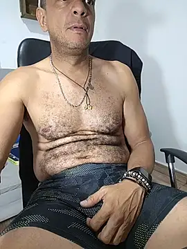 Snapshot of latinmartin73 chatting on June 12, 1:15 am latinmartin73 online show from June 12, 1:15 am