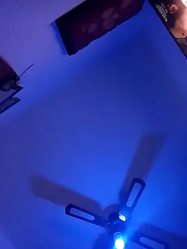 jovenestraviesos online show from March 22, 8:26 pm