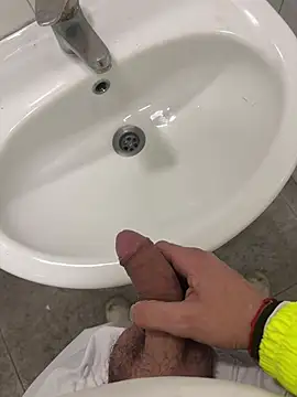 jovenestraviesos online show from February 9, 10:41 am