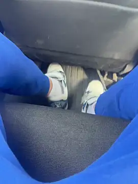 jovenestraviesos online show from February 16, 12:23 pm