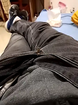 huzi518 online show from February 4, 11:38 am