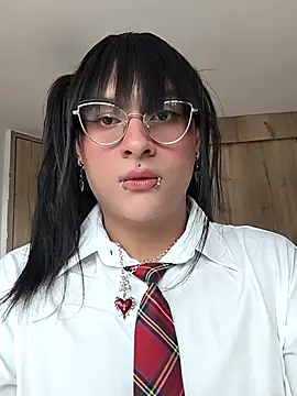 Kiitygirl online show from October 25, 9:20 pm