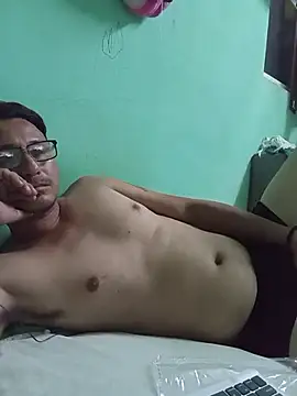 Snapshot of Andresguz35 chatting on November 10, 6:01 am Andresguz35 online show from November 10, 6:01 am