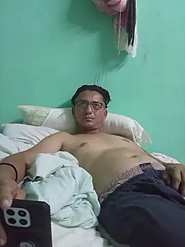 Andresguz35 online show from December 22, 4:20 am