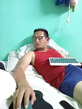 Andresguz35 online show from March 10, 4:06 am