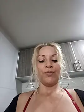 Snapshot of Fenix_528 chatting on January 26, 11:06 am Fenix 528 online show from January 26, 11:06 am