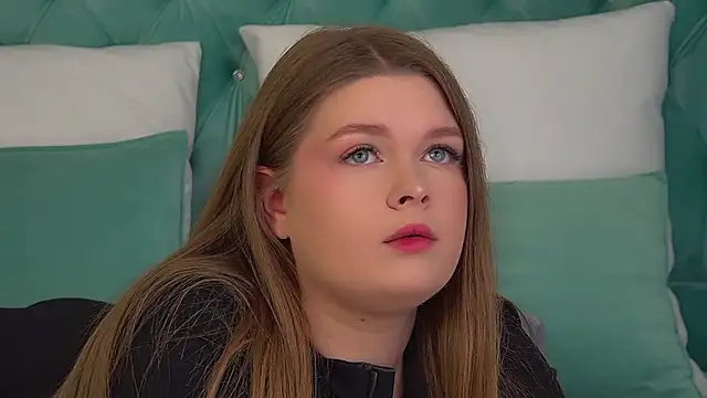 CrystalLyons online show from November 28, 6:05 am