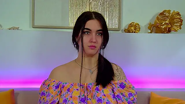 ChristinaMilton online show from November 13, 6:40 pm