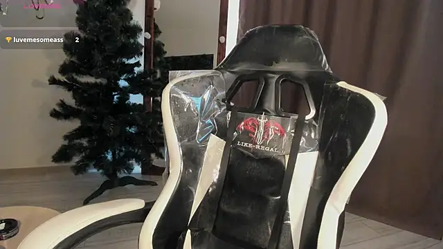 Lana Younes online show from February 10, 1:22 pm