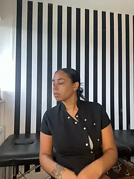 Snapshot of bigbootyjayda chatting on December 17, 1:38 pm bigbootyjayda online show from December 17, 1:38 pm