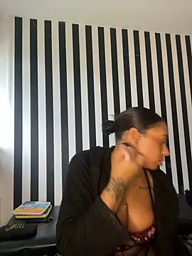 Snapshot of bigbootyjayda chatting on December 18, 1:23 pm bigbootyjayda online show from December 18, 1:23 pm