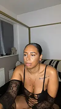 Snapshot of bigbootyjayda chatting on December 19, 1:39 am bigbootyjayda online show from December 19, 1:39 am