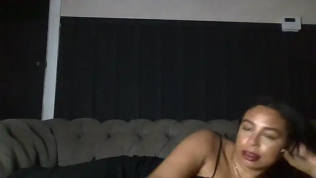 Snapshot of bigbootyjayda chatting on February 20, 1:36 am bigbootyjayda online show from February 20, 1:36 am