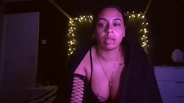 Snapshot of bigbootyjayda chatting on March 23, 3:21 am bigbootyjayda online show from March 23, 3:21 am