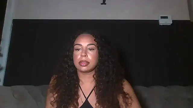 Snapshot of bigbootyjayda chatting on November 25, 10:43 pm bigbootyjayda online show from November 25, 10:43 pm