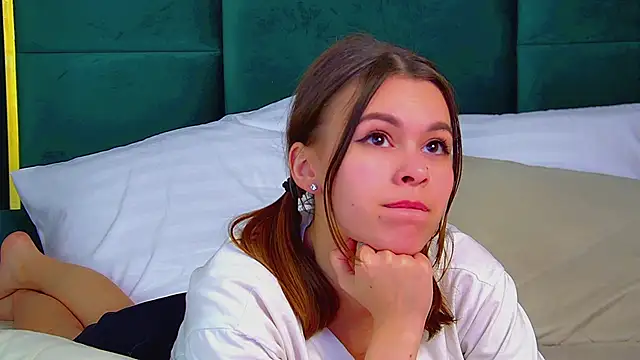 PollyLanders online show from March 11, 4:32 am