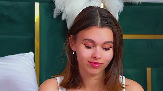 PollyLanders online show from September 30, 6:29 am