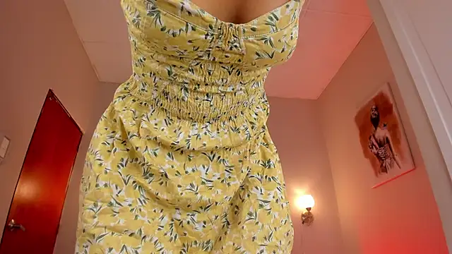 Snapshot of dani_skinny_ chatting on February 27, 11:52 am dani skinny online show from February 27, 11:52 am