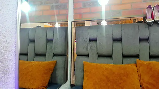 Snapshot of JESSYCORTES chatting on September 10, 1:33 pm JESSYCORTES online show from September 10, 1:33 pm